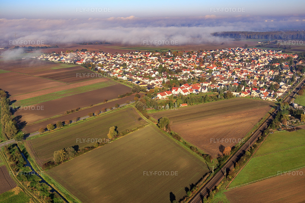 Luftbild: Ortsansicht von Südosten im Ortsteil Bobstadt in Bürstadt im Bundesland Hessen in Deutschland. Foto: IMG_075207.jpg vom 19.10.2014 durch Werner Riehm/FLY-FOTO.deAuflösung des Originals: 5472 x 3648 px