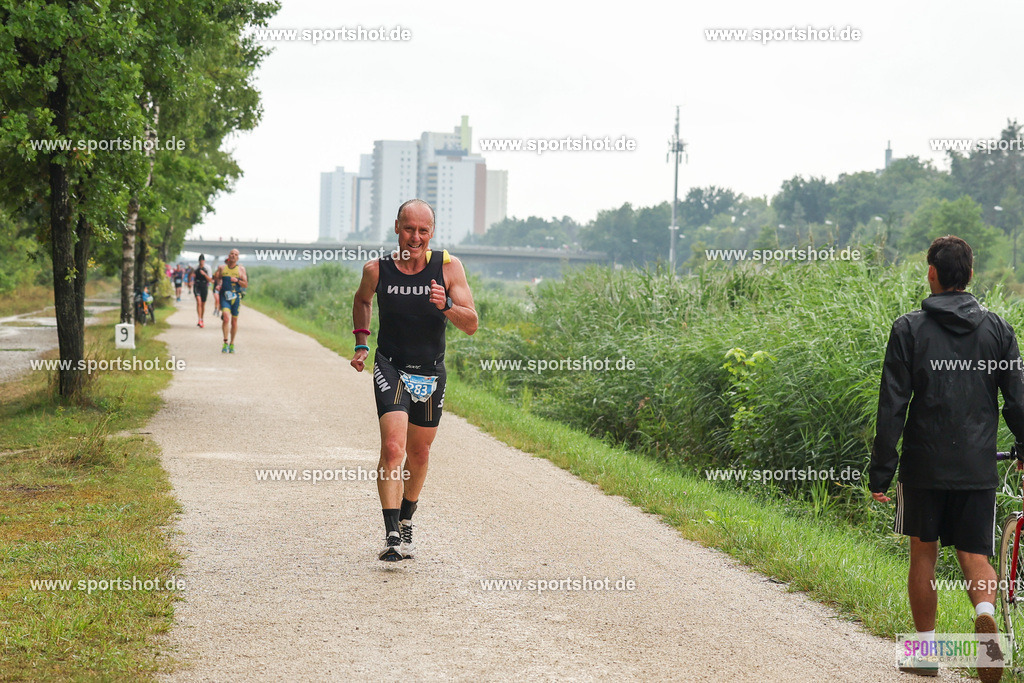 LUR_1732 | 34. M-net Erlanger Triathlon 2025 #erlangertriathlon  #mnettriathlon2025 #mnettriathlon #team #olympischedistanz #mitteldistanz #triathlon #maindonaukanal  #erlangertriathlon2025 #yourpictrs #tv1848 #tv1848erlangen  #triathlonbayern #sportinerlangen #demsportverbunden #sportshot_your_pictrs Copyright: www.sportshot.de
