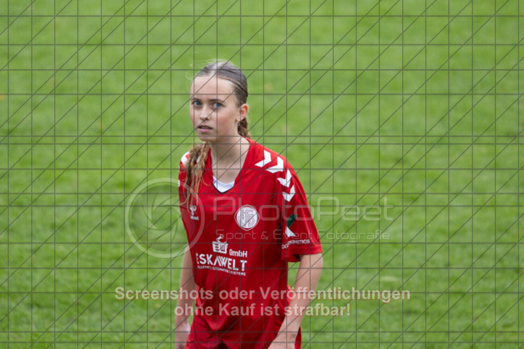20251004_163222_0310 | #,1.FC Donzdorf (rot) vs. ASV Spartania Eislingen (blau), Fussball, B-Juniorinnen-Verbandsstaffel Nord, wfv, 03. Spieltag, Saison 2025/2026, Rasenplatz, Lautertal Stadion, Süßener Straße 16, 73072 Donzdorf, 04.10.2025 - 16:00 Uhr,Foto: PhotoPeet-Sportfotografie/Peter Harich