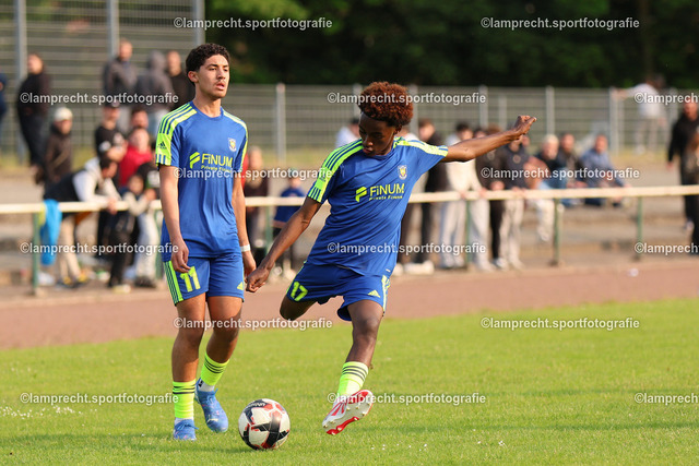 Fußball I Junioren I Kreispokal Lübeck I Finale I JSG Concordia Lübeck - TSV Siems I 09.06.2025.225 | v.l. Iyed Guennoun (11, JSG Concordia Lübeck), Kaleab Begna (17, JSG Concordia Lübeck) - Realisiert mit Pictrs.com