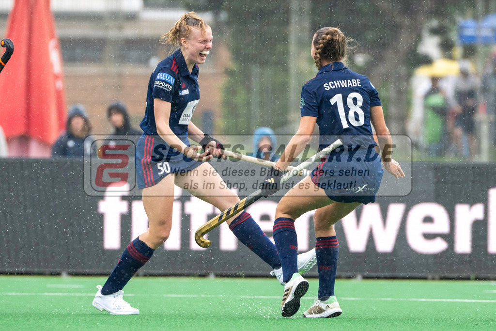 Final4_20240518-1448-0073 | Bonn, Deutschland, 18.05.2024: Lilly Soffelsma (Duesseldorfer HC), Sophia Schwabe (Duesseldorfer HC) in Aktion waehrend des Spiels der Deutsche Feldhockey-Meisterschaften 2024 zwischen Final 4 Damen Der Club an der Alster - Düsseldorfer HC im Bonner THV am 18.05.2024 in Bonn, Deutschland. (Foto von Stephan Fehrmann)

Bonn, Germany, 18.05.2024: Lilly Soffelsma (Duesseldorfer HC), Sophia Schwabe (Duesseldorfer HC) in action during the game of Deutsche Feldhockey-Meisterschaften 2024 between Final 4 Damen Der Club an der Alster - Düsseldorfer HC in Bonner THV at 18.05.2024 in Bonn, Deutschland. (Foto from Stephan Fehrmann)