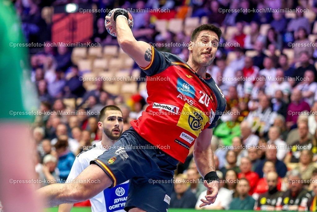 EHF15012601064 | 15.01.2026, Handball, Men's EHF EURO 2026, Spanien - Serbien, Jyske Bank Boxen in Herning, Dänemark, Preliminary Round:  Abel Serdio Guntín (Espania #20) 