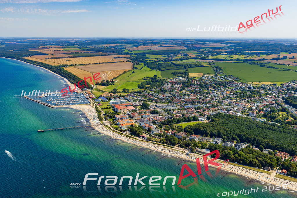 Übersichts Bild Kühlungsborn - Die Luftaufnahme wurde 2025 vom UL-Flugzeug heraus erstellt ( keine Drohnenaufnahme ) - Hochauflösende Luftaufnahme - für Wandbilder und großformatige Ausdrucke geeignet. Das besondere Geschenk!Hier alle&nbsp;Infos zur Lizenzierung der LuftaufnahmeWir fliegen auch dieses Jahr wieder in Ihre Region um Luftbilder zu erstellen.- Luftbild anfragen