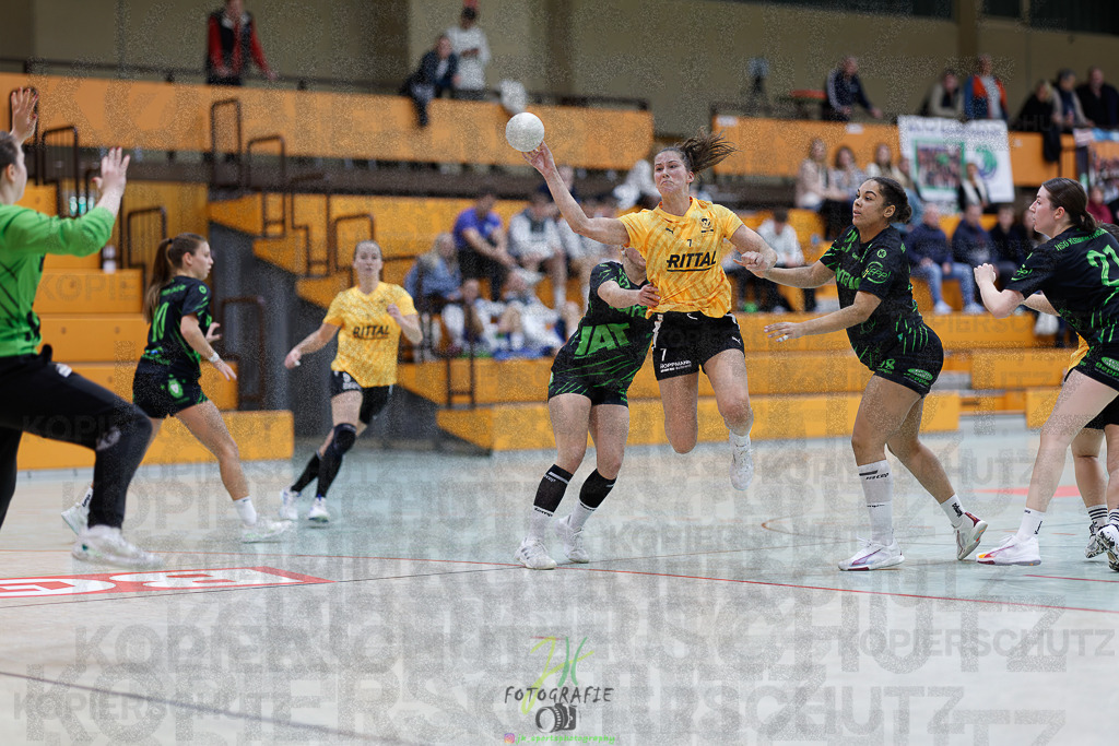 Frauen Oberliga Mitte (HHV); HSG Kleenheim/Langgöns II - HSG Eibelshausen/Ewersbach | Frauen Oberliga Mitte (HHV); HSG Kleenheim/Langgöns II - HSG Eibelshausen/Ewersbach am 01.11.2025 in Oberkleen (Weidig-Halle)Photo © 2025 - Jörg Heinrich - Realisiert mit Pictrs.com