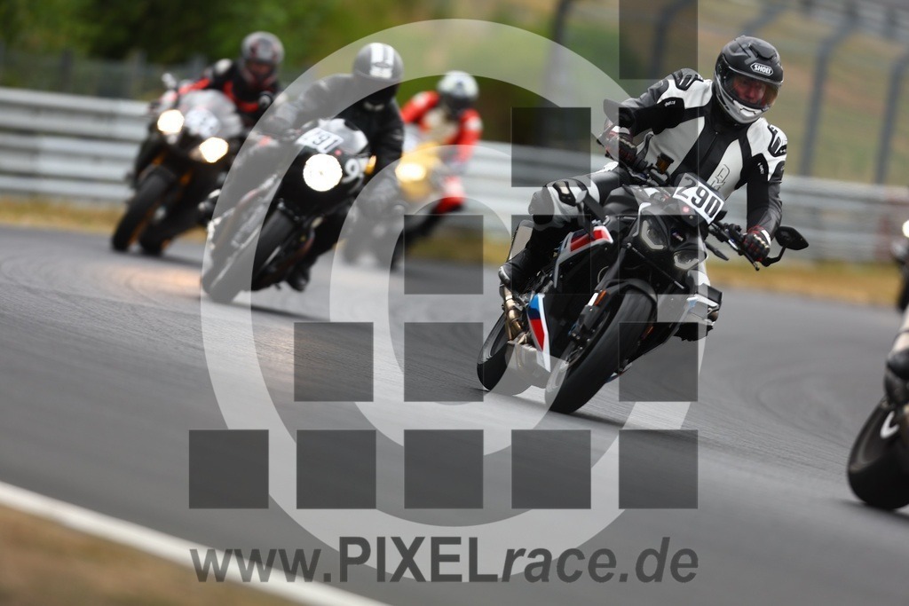 0290-20260722_00846 | Schöne Erinnerungen an spannende Momente - das festzuhalten ist unser Job. PIXELrace.de ist seit 2003 auf den Rennstrecken Europas unterwegs um die Action draußen beim Fahren und die wunderbare Stimmung imm Fahrerlager für euch einzufangen.