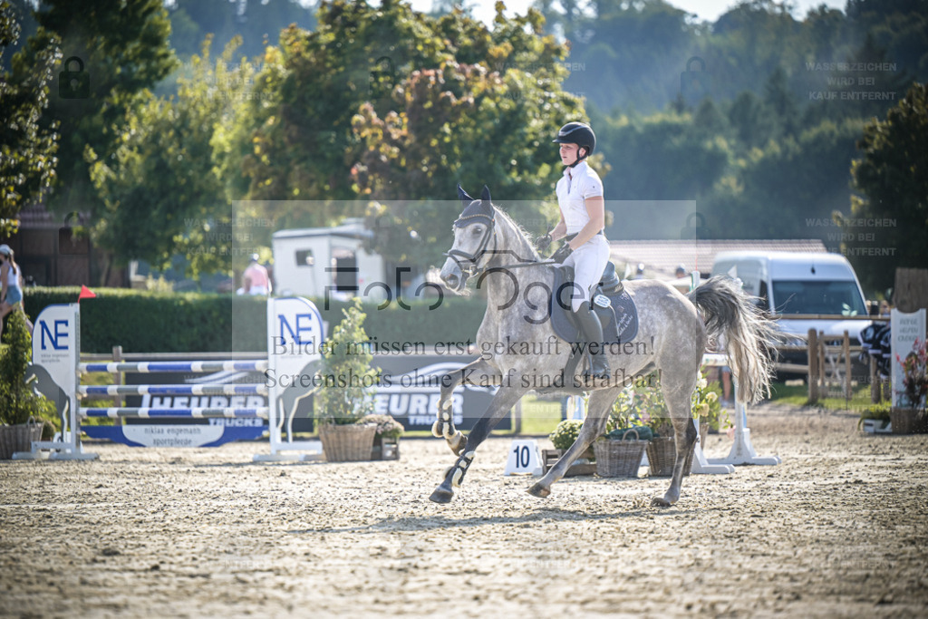 DOS_0213 | Entdecke hochwertige Reitturnierfotos von Foto Oger. Professionell, emotional und authentisch – jetzt Lieblingsmomente im Shop bestellen. - Realisiert mit Pictrs.com
