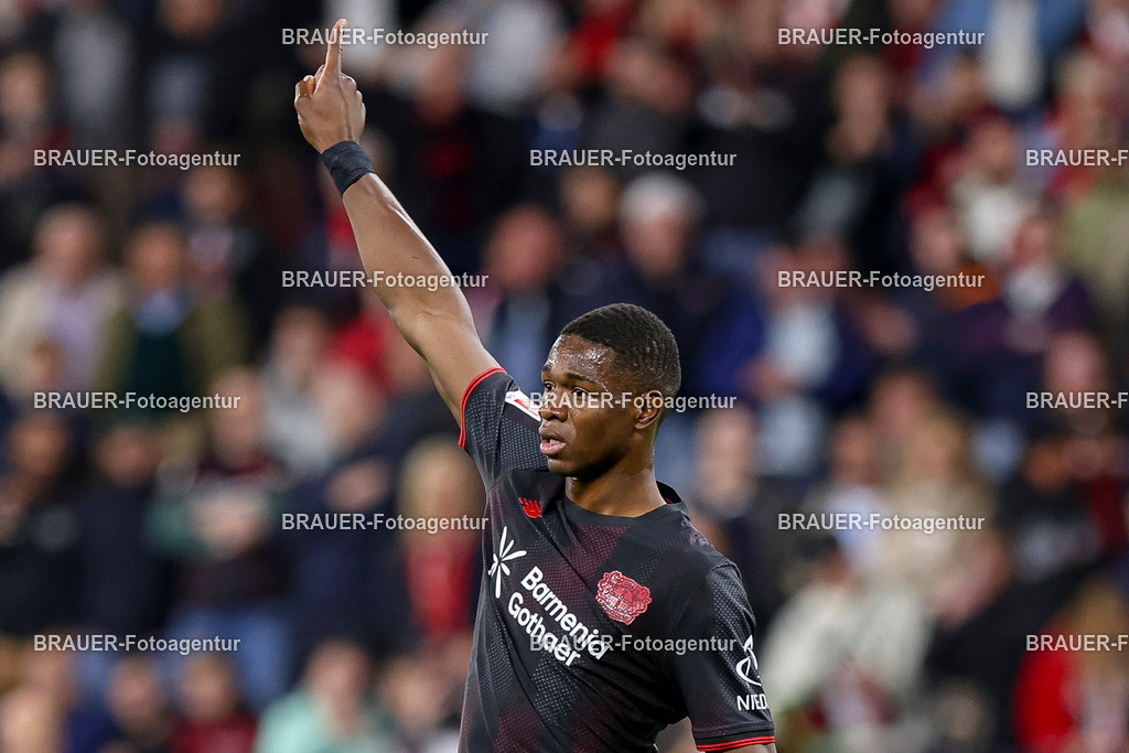 Bayer 04 Leverkusen vs Eintracht Frankfurt - Bundesliga  | Leverkusen, Deutschland, 12.09.25:   Christian Michel Kofane (Bayer 04 Leverkusen) gestikuliert, Gestik waehrend des Spiels der Bundesliga zwischen  Bayer 04 Leverkusen vs Eintracht Frankfurt in der BayArena(Foto von Brauer-Fotoagentur / Adrian Schlueter)
