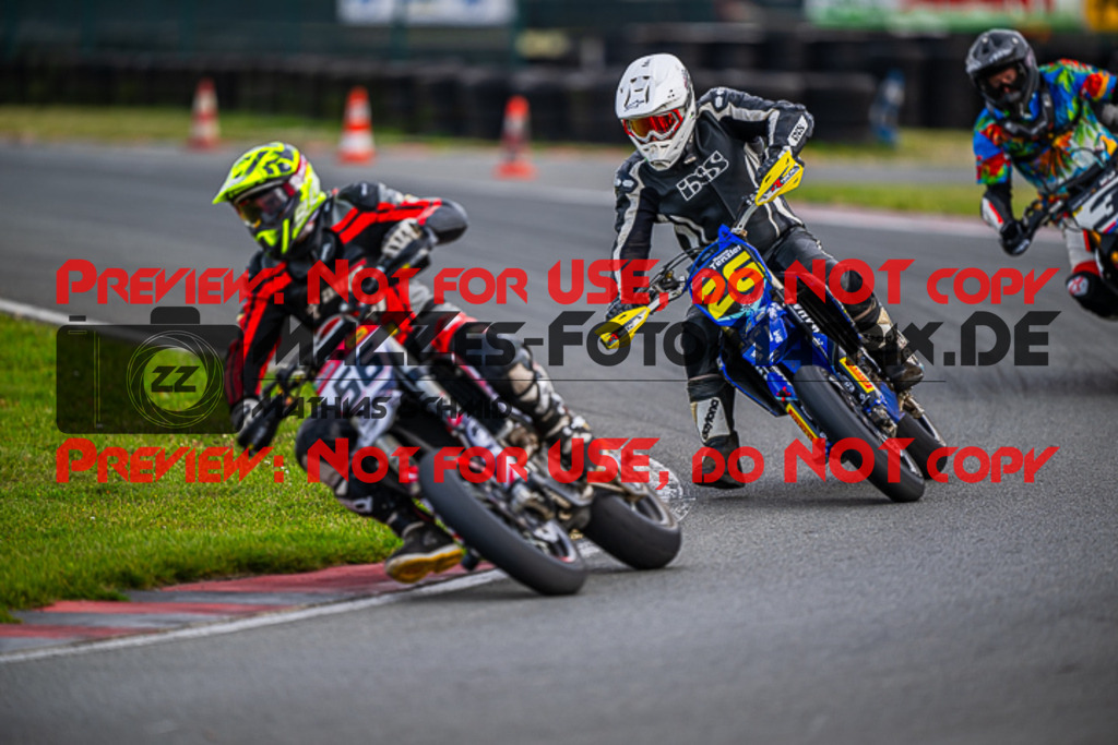 MaZZes_FotoMatrix_231001_4961 | UE40