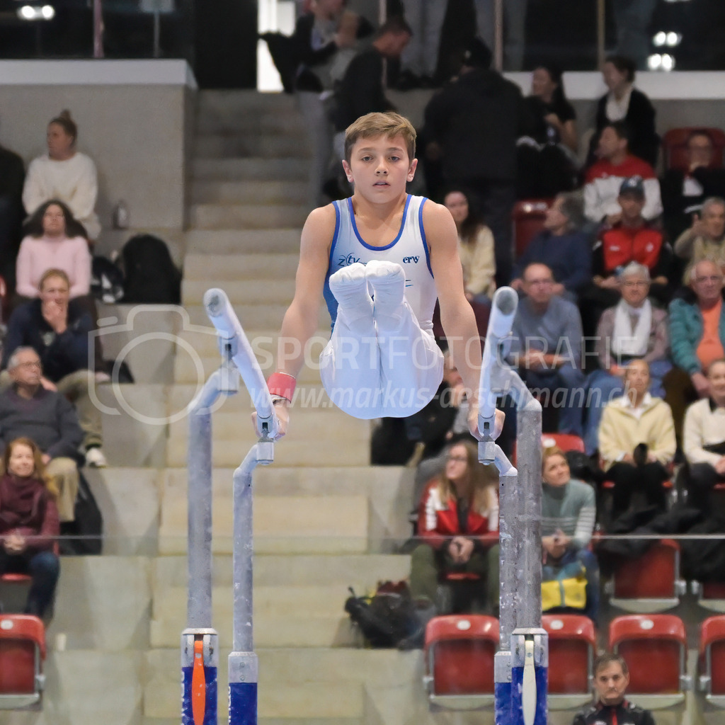 Schweizer Meisterschaften Kunstturnen Mannschaften Männer (A) - 22. November 2025 | Schweizer Meisterschaften Kunstturnen Mannschaften Männer (A)AXA Arena, WinterthurBild: Sportfotografie Markus Aeschimann | www.markus-aeschimann.ch - Realisiert mit Pictrs.com