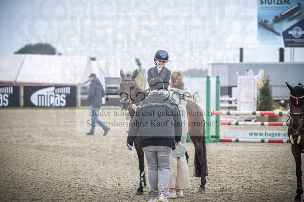 DOS_0006 | Entdecke hochwertige Reitturnierfotos von Foto Oger. Professionell, emotional und authentisch – jetzt Lieblingsmomente im Shop bestellen.Deutschlandweite Turnierfotografie. - Realisiert mit Pictrs.com
