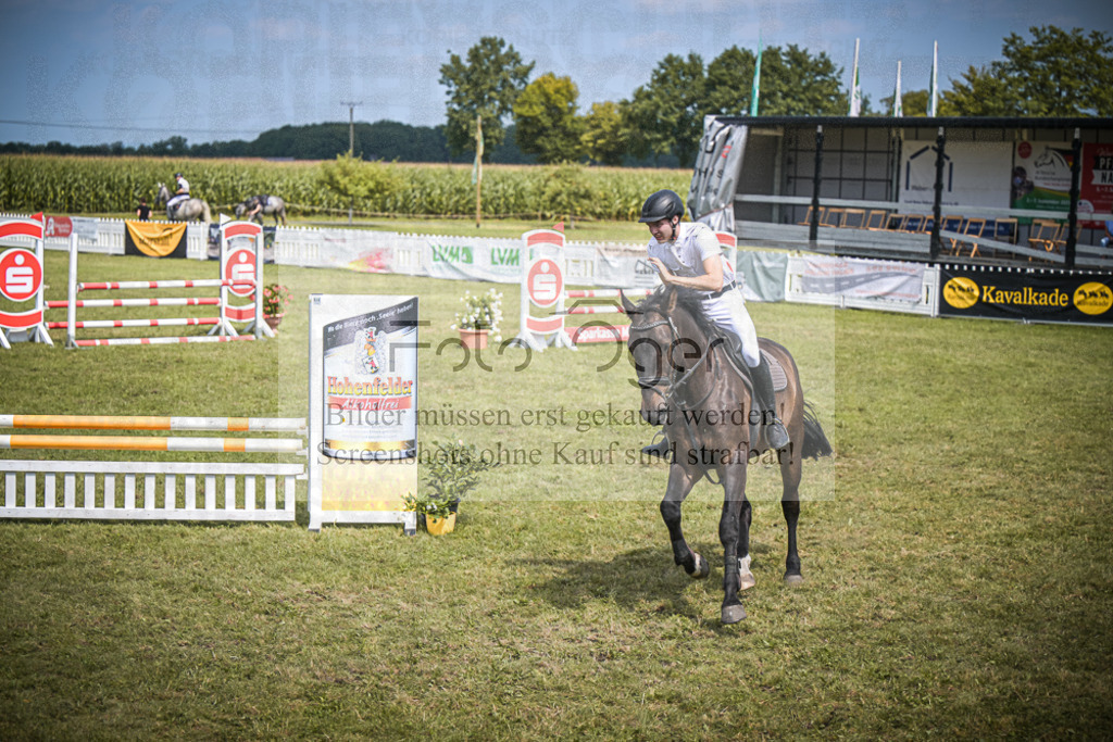 DOS_5763 | Entdecke hochwertige Reitturnierfotos von Foto Oger. Professionell, emotional und authentisch – jetzt Lieblingsmomente im Shop bestellen.Deutschlandweite Turnierfotografie. - Realisiert mit Pictrs.com