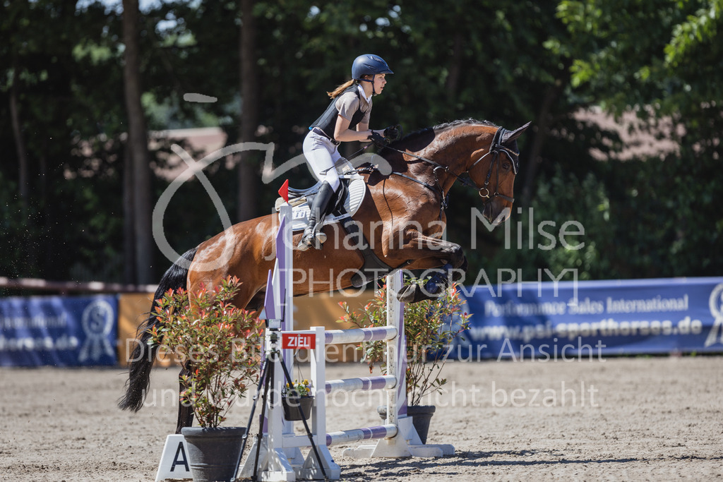 230610_Mühlen_A-Spr2-719 | Deine schönsten Turniermomente als professionelle Fotos! Entdecke hochwertige Pferdesport-Fotografie im Online-Shop. Jetzt Fotos finden & bestellen!