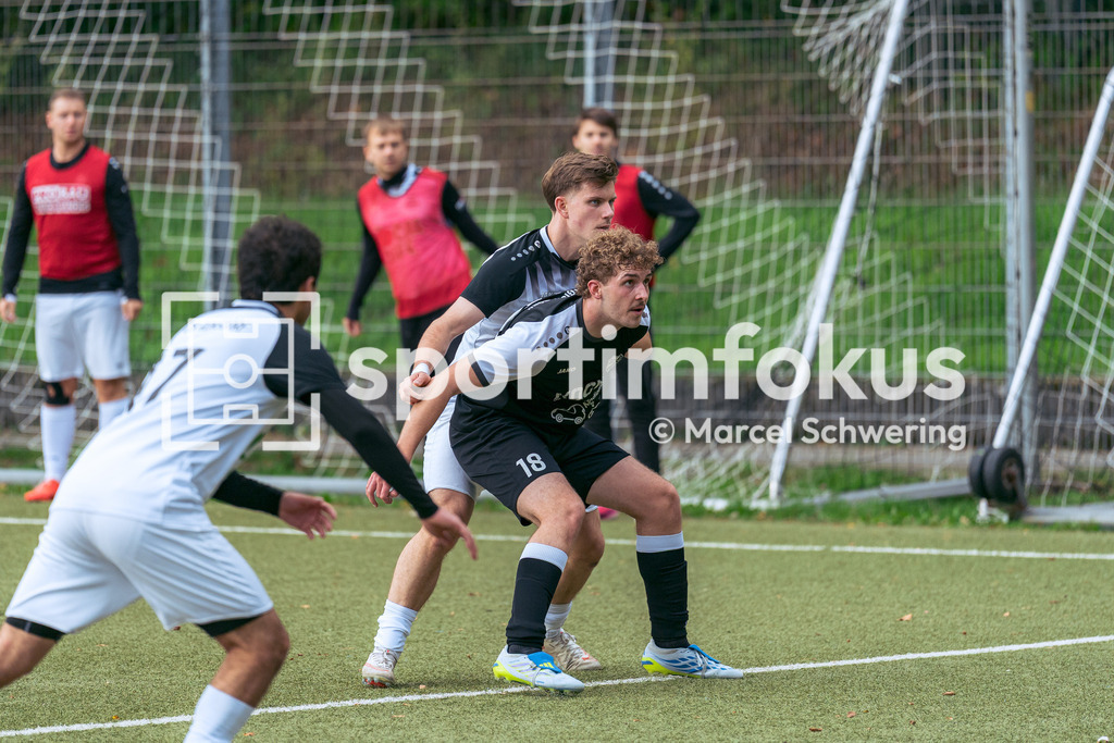 TSV 05 Ronsdorf – SSV Bergisch Born II | Maximilian Hassenpflug (18, SSV Bergisch Born II). Bezirksliga Niederrhein, Gruppe 2: TSV 05 Ronsdorf gegen SSV Bergisch Born II, Wuppertal, 11.10.2026. Endstand: 3:1. sportimfokus / Marcel Schwering - Realisiert mit Pictrs.com