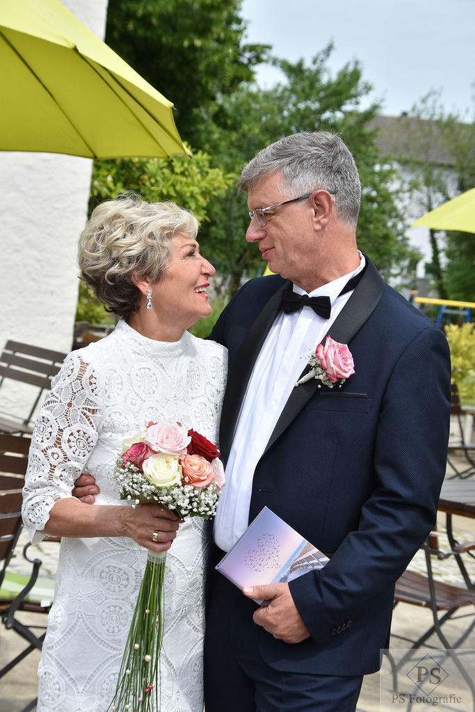 Hochzeit_Haus_Thoholte_Geseke_10 | Hochzeitsfotograf aus Leidenschaft in Büren und Umgebung - Professionelle Hochzeitsreportagen mit emotionalen Fotos - Realisiert mit Pictrs.com