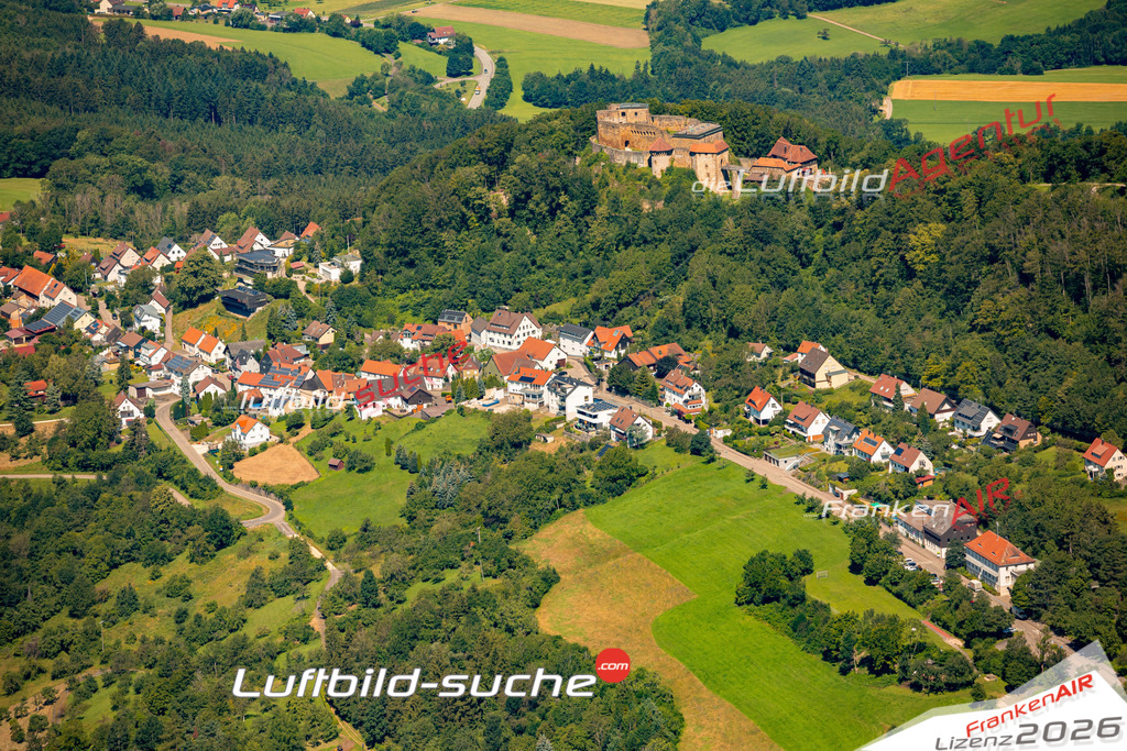 Das Luftbild zeigt : Rechberg Schwäbisch Gmünd - Die Luftaufnahme wurde 2024 vom UL-Flugzeug aus erstellt ( keine Drohne ) - Hochauflösende Luftaufnahme - Für grossformatige Ausdrucke geeignet. Die Geschenkidee !Mit Lizenz und Bildrechte bestellbar