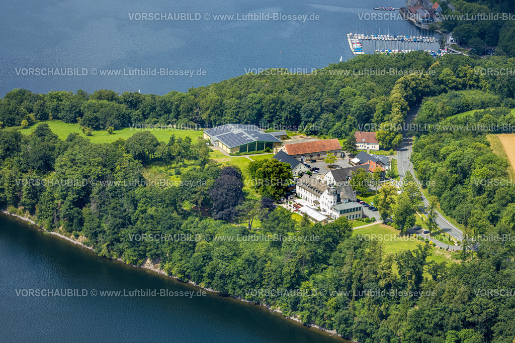 Moehnesee240707424 | Luftbild, Landzunge am Möhnesee mit Hotel Haus Delecke, bewaldeter Uferbereich, Halle mit Solardach, Delecke, Möhnesee, Sauerland, Nordrhein-Westfalen, Deutschland