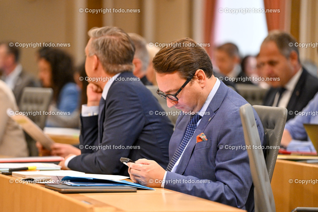 Landhaus Linz_ Promenade_ Landtagssitzung_ 19.09.2024-43 | 19.09.2024, Landhaus Linz AUT, Promenade, Landtagssitzung, im Bild LH-Stv. Manfred Haimbuchner (FP)