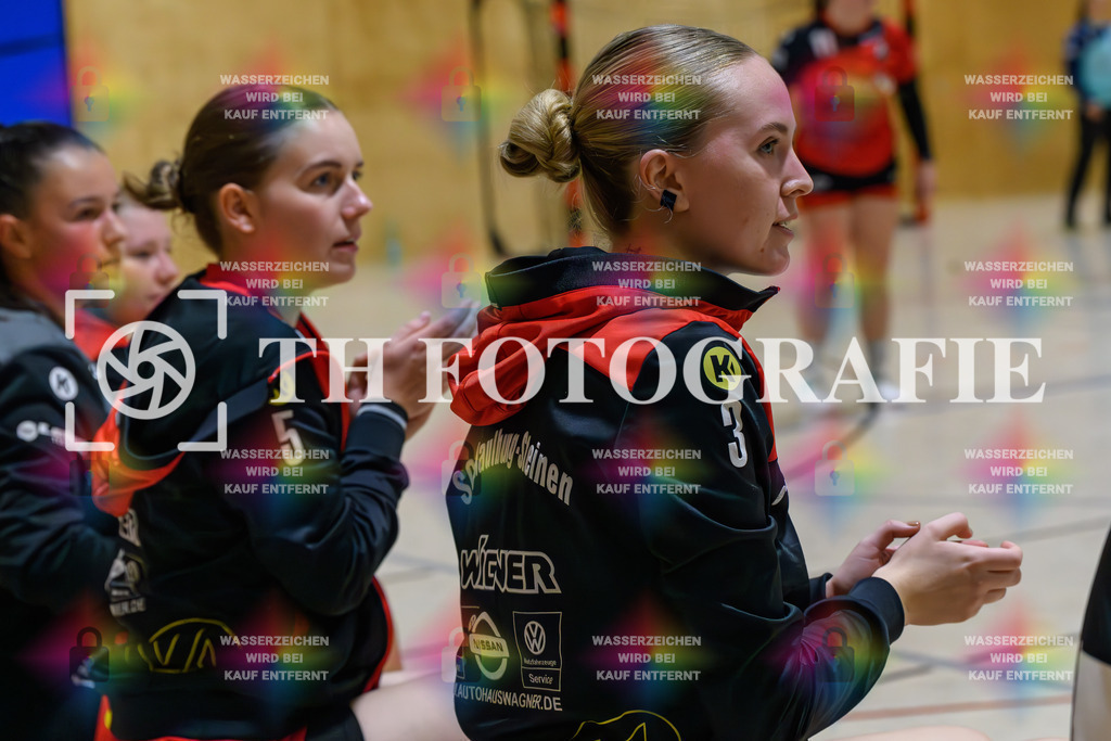 GER, SG Maulburg/Steinen - SV Allensbach 2, Handball, Suedbadenliga, 2. Spieltag, Saison 2023/2024, 14.10.2023 | Finja Bartram (SG Maulburg-Steinen, #05), Leonie Kiefer (SG Maulburg/Steinen, #03)

GER, SG Maulburg/Steinen - SV Allensbach 2, Handball, Suedbadenliga, 2. Spieltag, Saison 2023/2024, 14.10.2023

Foto: TH Fotografie/Thomas Hess