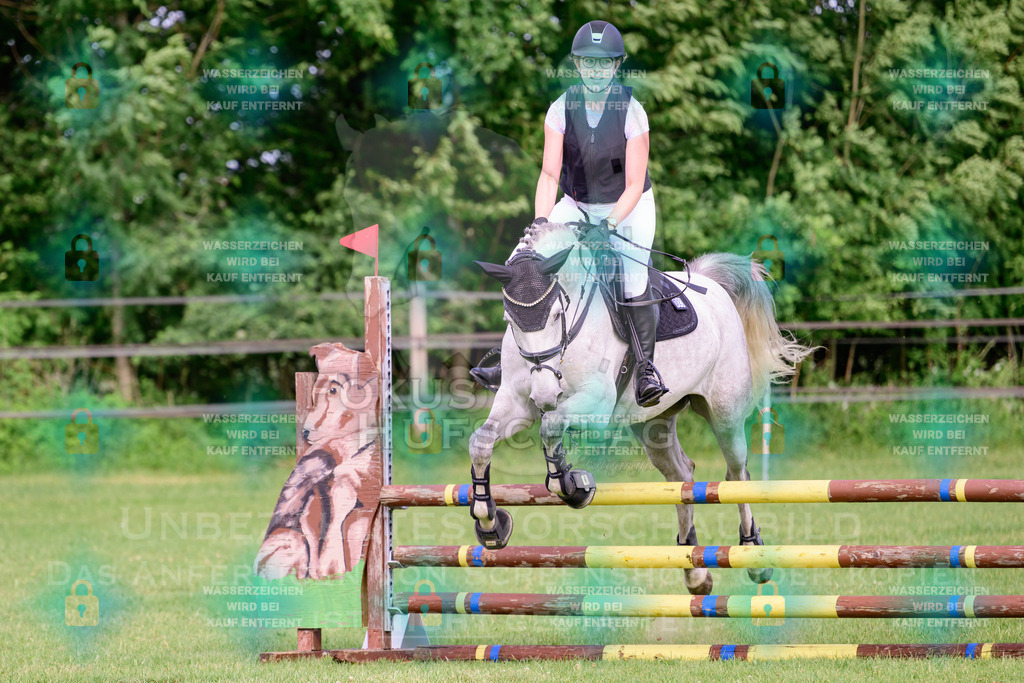 30052026-Forstinning-Prfg20-0347 | Fokus Hufschlag Fotografie - Realisiert mit Pictrs.com