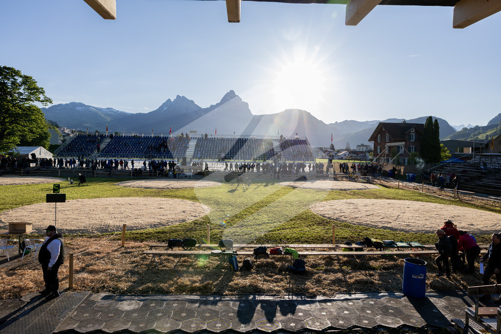Schwyzer2026_1G_00017 | Der Festplatz mit den herrlichen Mythen im Hintergrund - Realisiert mit Pictrs.com
