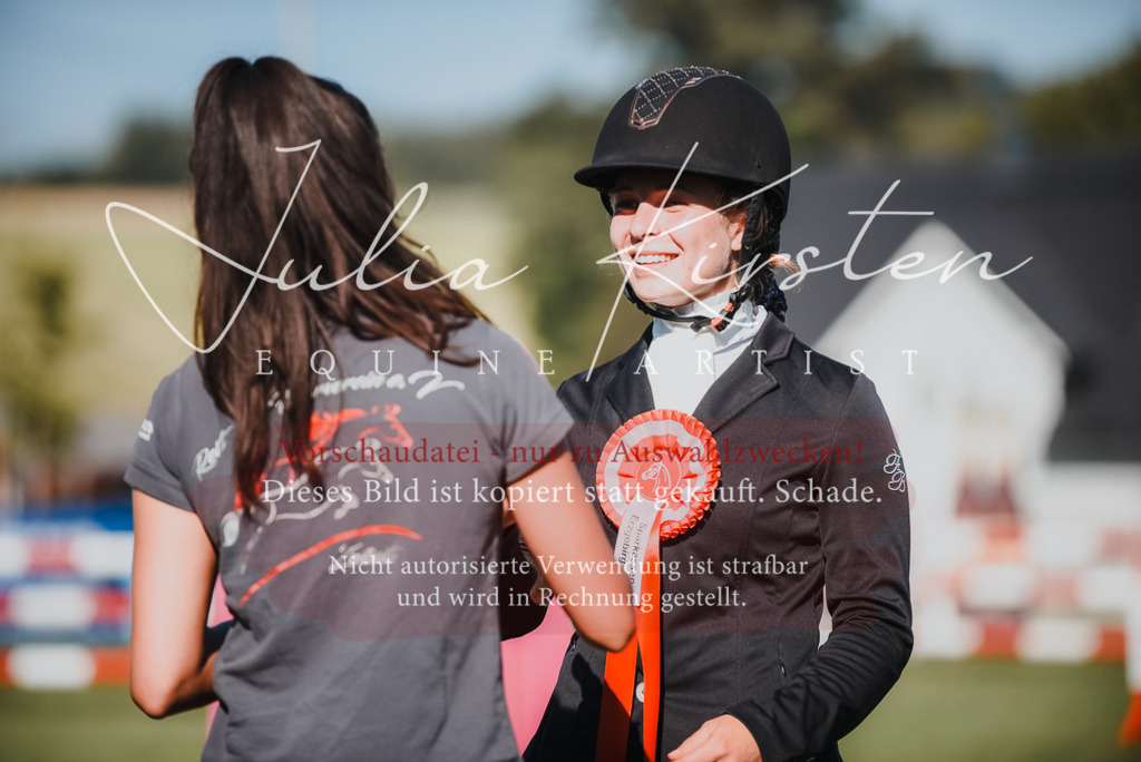 DSC_2326 | Pferde- und Turnierfotografie in Westsachsen. Pferdeportraits, Auftragszeichnungen und intuitive Kunst.