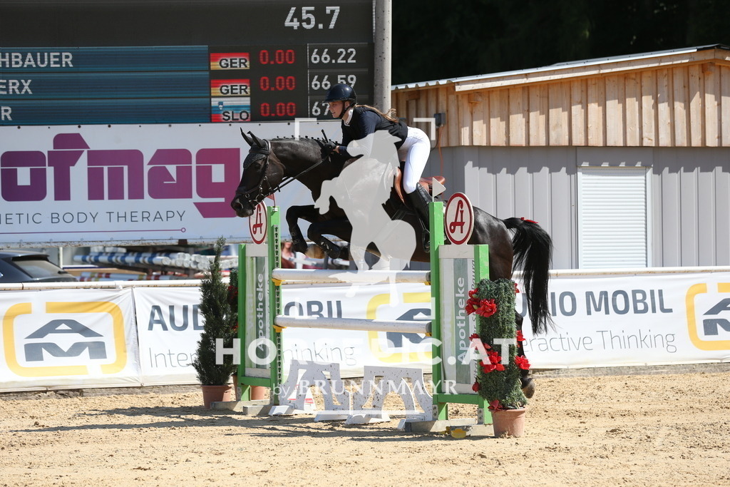 DL2Q4457 | Willkommen bei Brunnmayr - Design & Fotografie – Ihrem Spezialisten für Reitturniere und Pferdeveranstaltungen in Oberösterreich, Salzburg und Bayern! Seit über 17 Jahren sind wir leidenschaftlich dabei.