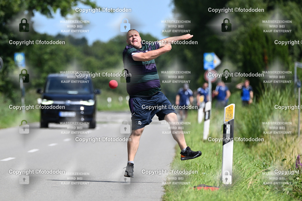 DSC_0870 | Christian Alberts (im Bild) warf mit Bernd-Georg Bohlken (beide Grabstede)