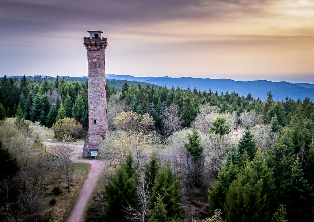 MPI_Sehenswürdigkeiten_0030 | Luftaufnahme vom Hohloturm bei Gernsbach - Realisiert mit Pictrs.com