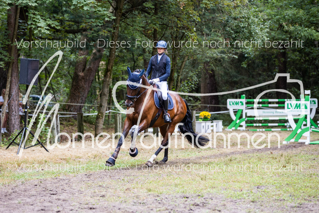 HB-Springreiter-016 | MomenTaufnahmen Pferdesportfotos