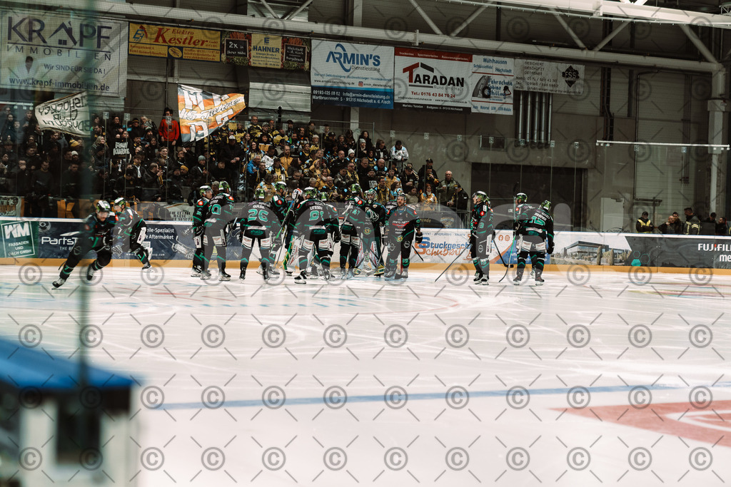 Alligators_vs_Bayreuth_10_2025-42 | Höchstadt Alligators Fotogalerie: Eishockey-Action aus Franken. Professionelle Spielfotos, Portraits & Stadionbilder zum Download. Jetzt entdecken! - Realisiert mit Pictrs.com