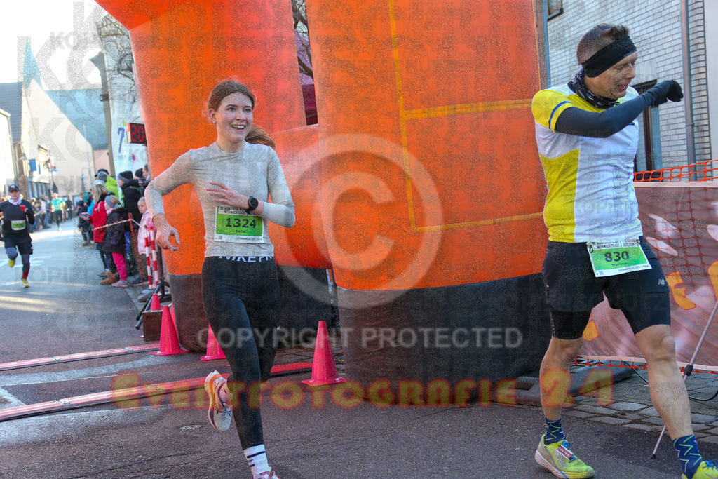 241201_1046_EX1_8566 | Sportfotografie im Rhein-Sieg Kreis, Köln, Bonn, NRW, Rheinland Pfalz, Hessen, etc. Unser Tätigkeitsfeld umfasst den Laufsport vom Volkslauf über den Marathon, Duathlon, Triathon bis zum Ultralauf wie Kölnpfad Ultra oder Schindertrail.