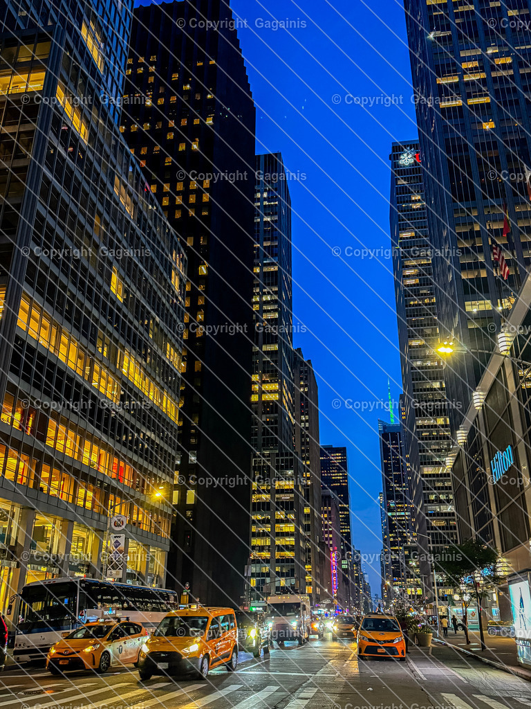 Manhatten New York City Skyline Fotografie | NYC Wandbild | Digitale Datei | Empire State Building Poster | Stadtbild Kunst | Bringe den pulsierenden Charme von New York in dein Zuhause! Diese hochauflösende digitale Fotografie fängt die atemberaubende Skyline von NYC bei Nacht ein. Perfekt für moderne Wohnräume, Büros oder als Geschenk für Stadtliebhaber.