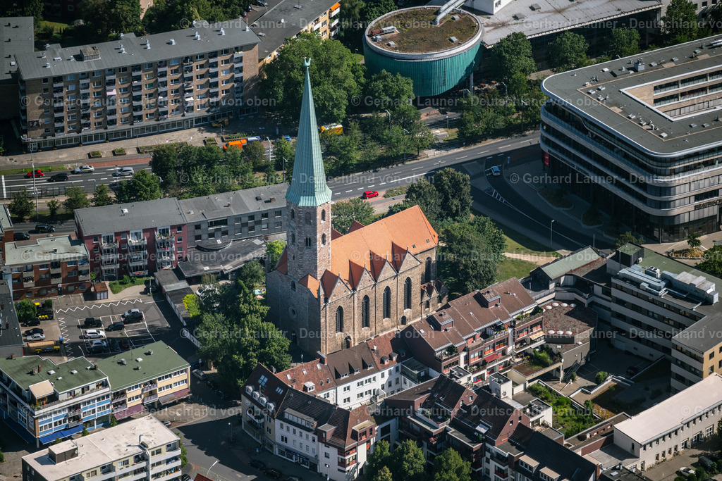 4035199 | BRAUNSCHWEIG 31.07.2020 Kirchengebäude "Kirche St. Petri" an der Straße An der Petrikirche in Braunschweig im Bundesland Niedersachsen, Deutschland. Weiterführende Informationen bei: Evangelisch-lutherische Kirchengemeinde St. Petri Braunschweig. // Church building "Kirche St. Petri" in Brunswick in the state Lower Saxony, Germany. Further information at: Evangelisch-lutherische Kirchengemeinde St. Petri Braunschweig. Foto: Gerhard Launer