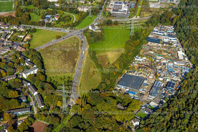 Dinslaken241009149 | Luftbild, Straßenkreuzung Hünxer Straße und Augustastraße, Kreisverkehr mit Hünxer Straße und Ober-Lohberg-Allee, rechts das Gewerbegebiet Ziegeleiweg, Blumenviertel, Dinslaken, Ruhrgebiet, Nordrhein-Westfalen, Deutschland