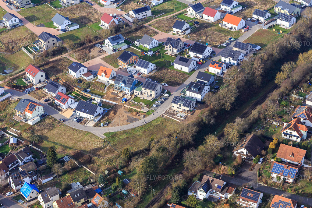 Luftbild: Fliederweg, Rosenweg in Kandel im Bundesland Rheinland-Pfalz in Deutschland. Foto: IMG_145085.jpg vom 04.01.2025 durch Werner Riehm/FLY-FOTO.de