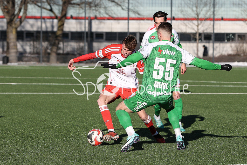 FC Bayern Amateure - SC Austria Lustenau | Jonathan JENSEN (FCB #49) im Duell mit MEISL (SCA #55) Zweikampf