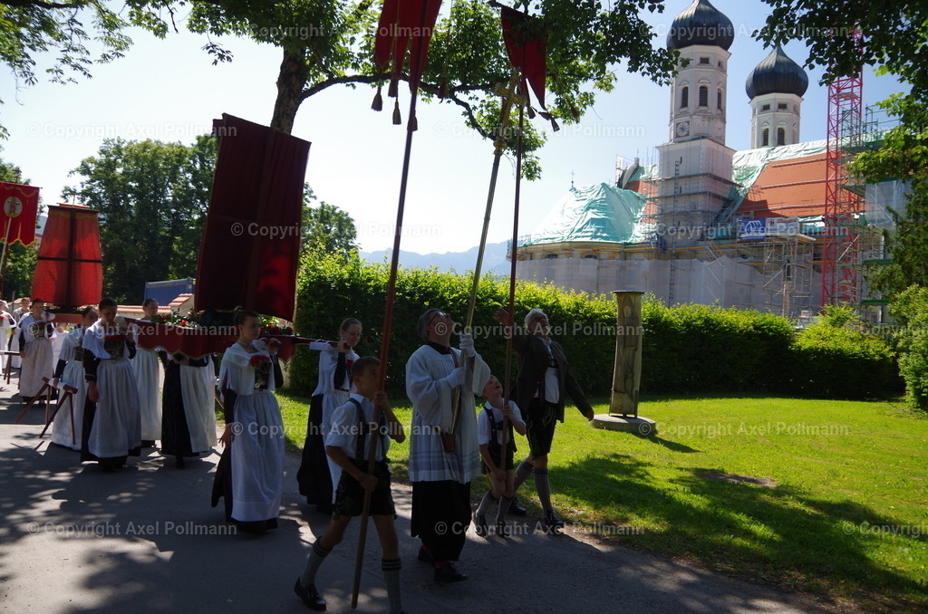 IMGP6405 | fotografiert von Axel PollmannLeonhardi Wallfahrt Benediktbeuern und Murnau, Fronleichnam, Fasching, Landschaft im Loisachtal und Benediktbeuern  - Realisiert mit Pictrs.com
