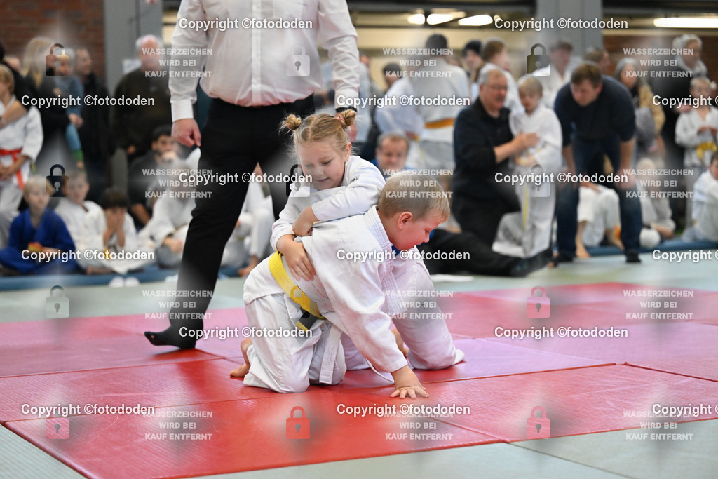 DSC_2598 | Till Niehuisen / TuS Holtriem gegen Charlotte Bär / BSC Burhafe