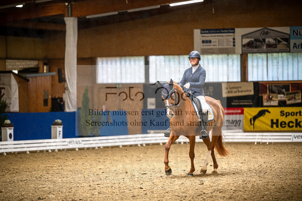 DOS_1943 | Entdecke hochwertige Reitturnierfotos von Foto Oger. Professionell, emotional und authentisch – jetzt Lieblingsmomente im Shop bestellen.Deutschlandweite Turnierfotografie. - Realisiert mit Pictrs.com