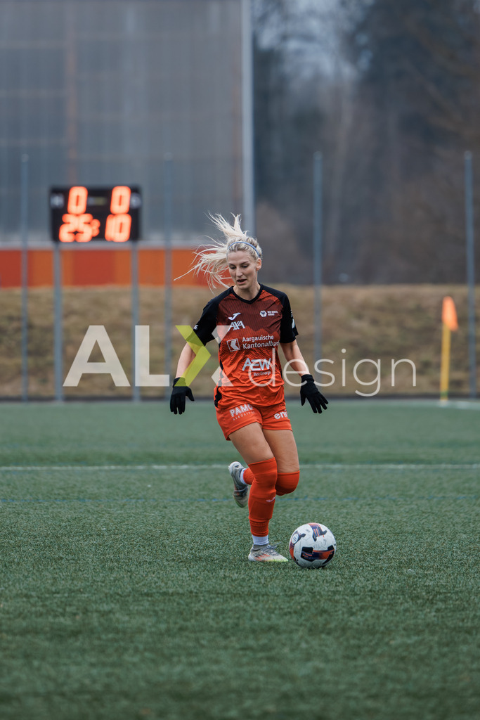 Fußball I Frauen I Saison 2025-2026 I Freundschaftsspiel I FC Aarau Frauen - SC Freiburg U20 I 24.01.2026 | 6 Bergrós Ásgeirsdóttir (FC Aarau) – Mittelfeld - Realisiert mit Pictrs.com