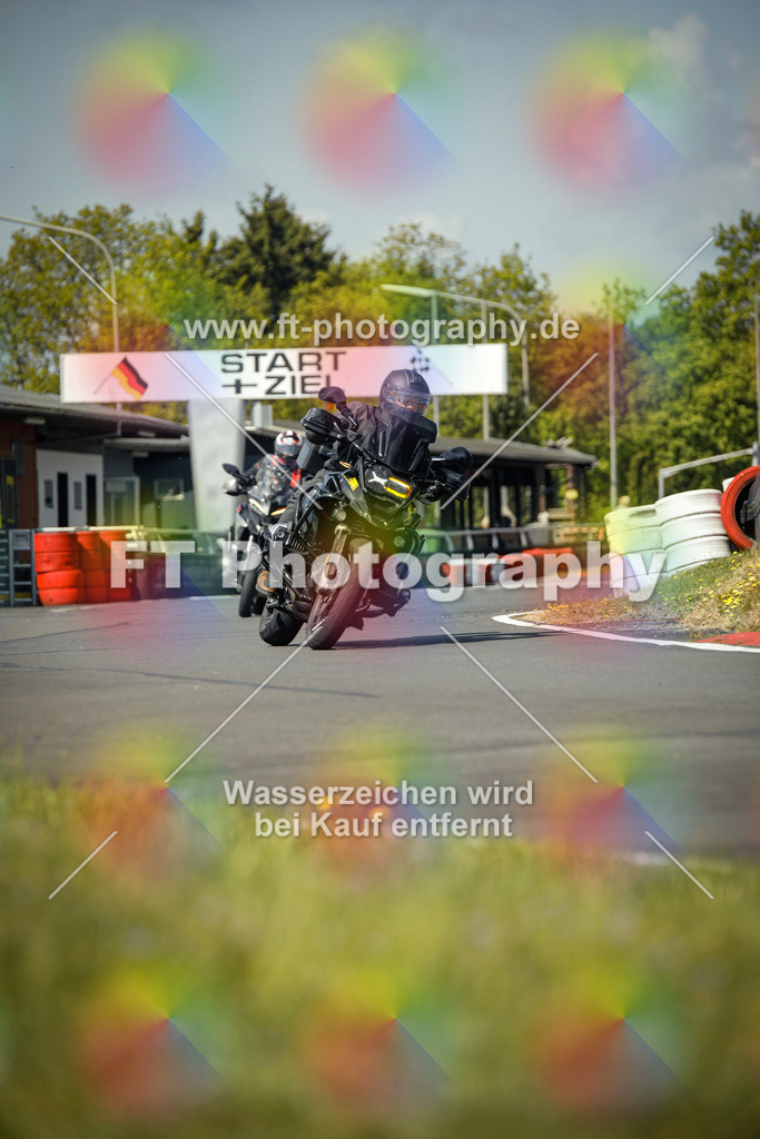 OBK_Mai_Justin_Uwe-10758 | Hier findet Ihr Bilder von Touristenfahrten auf der Nürburgring Nordschleife oder von anderen Veranstaltungen die ich besucht habe. Viel Spass beim Durch Schauen 