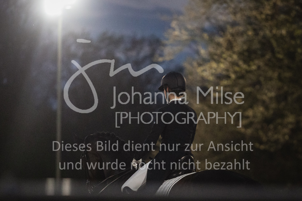 230429_Dressurfestival_S-Kür-351 | Deine schönsten Turniermomente als professionelle Fotos! Entdecke hochwertige Pferdesport-Fotografie im Online-Shop. Jetzt Fotos finden & bestellen!