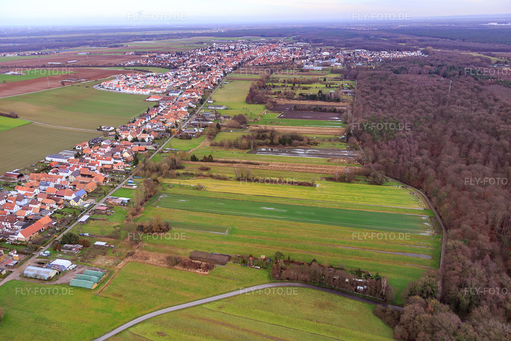 Luftbild: Saarstr aus Westen in Kandel im Bundesland Rheinland-Pfalz in Deutschland. Foto: IMG_085902.jpg vom 08.01.2016 durch Werner Riehm/FLY-FOTO.de