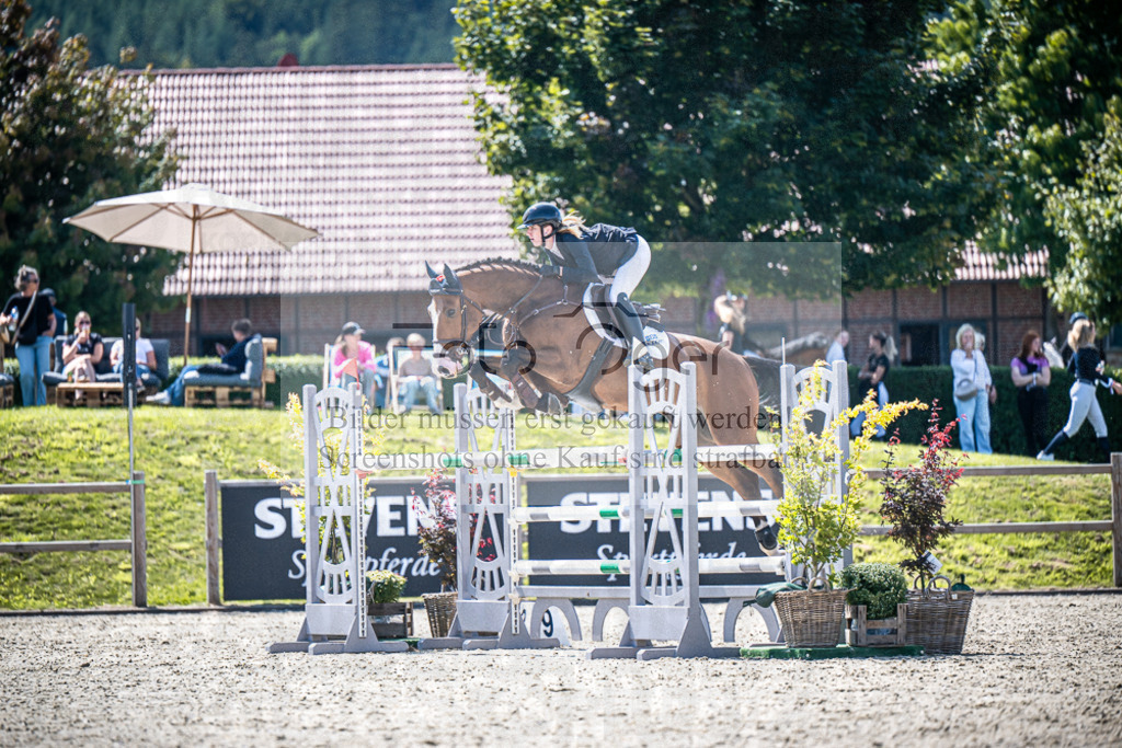 DOS_5295 | Entdecke hochwertige Reitturnierfotos von Foto Oger. Professionell, emotional und authentisch – jetzt Lieblingsmomente im Shop bestellen.Deutschlandweite Turnierfotografie. - Realisiert mit Pictrs.com