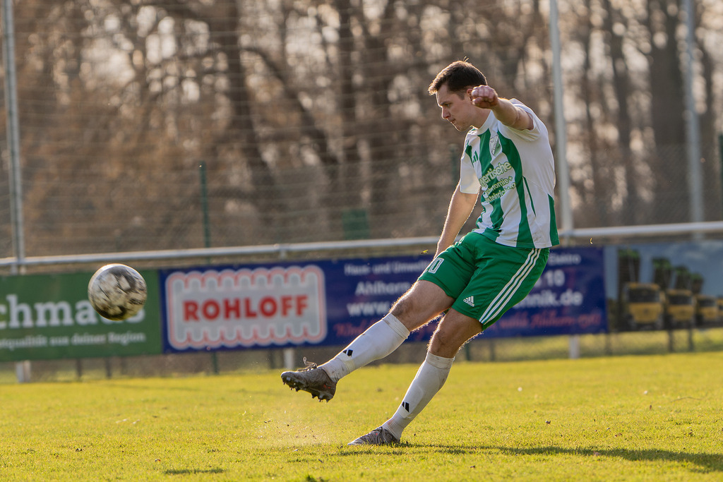 Fußball I Herren I Saison 2025-2026 I Bezirksliga Weser-Ems 4 I 21. Spieltag I TuS Lutten - SW Osterfeine I 4141 | jns.sportfotos - Realisiert mit Pictrs.com