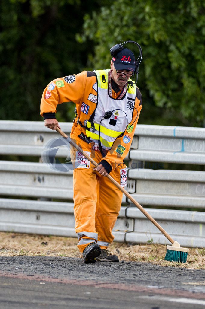 Trainproduction-20230610-2135 | LE MANS,FRANCE,10.Jun.23 - MOTORSPORTS - WEC, FIA World Endurance Championships, 24 Hours of Le Mans, Circuit de la Sarthe, race. Image shows a marshal. Photo: Trainproduction / Matthias Trinkl