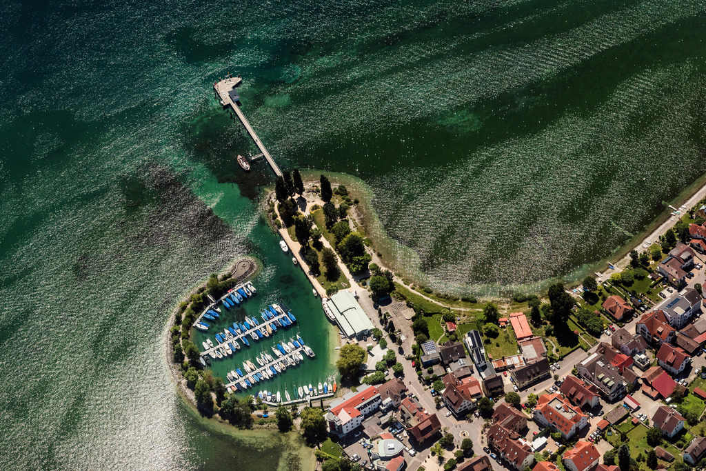 dr__0019021.jpg | IMMENSTAAD AM BODENSEE 04.07.2017 Ortskern am Uferbereich des Bodensee in Immenstaad am Bodensee im Bundesland Baden-Württemberg, Deutschland. // Village on the banks of the area Lake Constance in Immenstaad am Bodensee in the state Baden-Wuerttemberg, Germany. Foto: Daniel Reiter