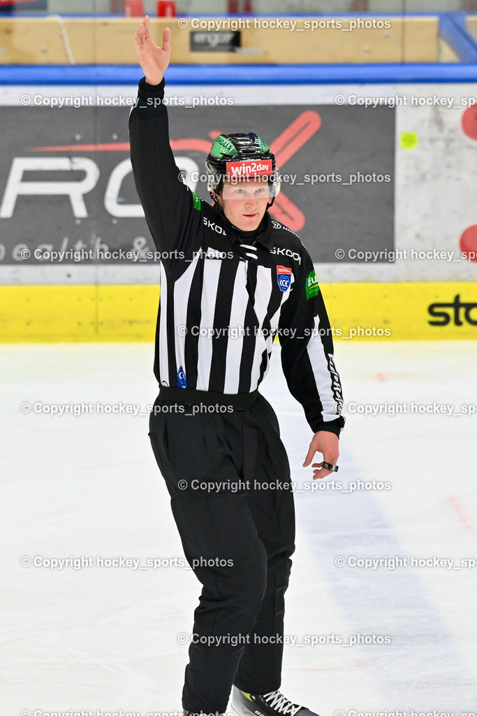 EC IDM Wärmepumpen VSV vs. HC Tiwag Innsbruck-Die Haie | Ricken Simon Referee, EC IDM Wärmepumpen VSV vs. HC Tiwag Innsbruck-Die Haie, EC IDM Wärmepumpen VSV vs. HC Tiwag Innsbruck Die Haie am 13.12.2024 in Villach (Stadthalle Villach), Austria, (Photo by Bernd Stefan)
