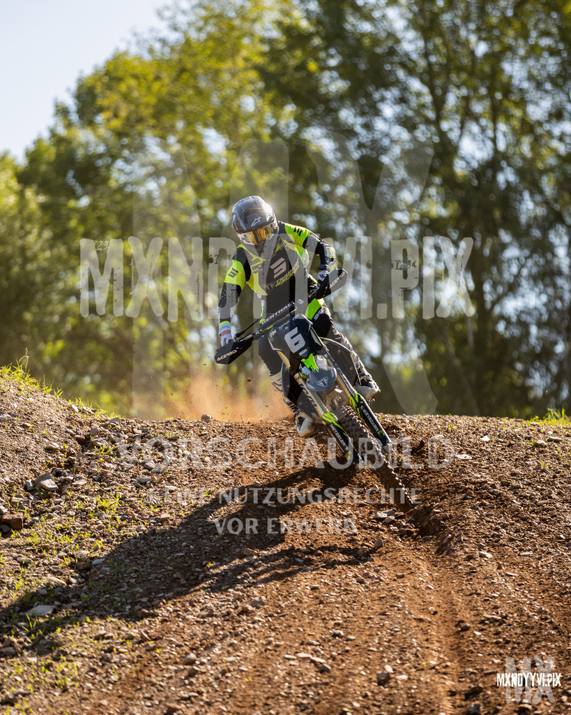 866A0696 | mxndyyvipix