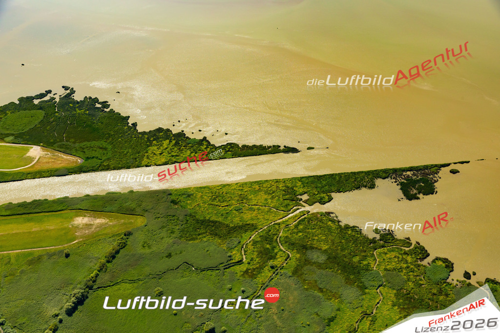 Die Luftaufnahme Altendeich - Haselau wurde 2022 vom Flugzeug aus (keine Drohne) erstellt. Hohe Auflösung -für große Poster und Wandbilder geeignet - Garantiert!